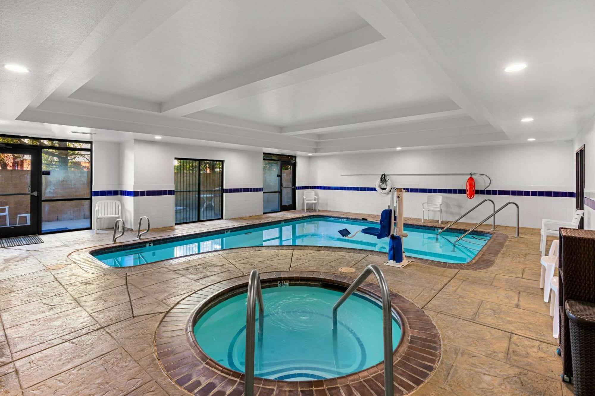 Comfort Suites Vacaville-Napa Valley Area Экстерьер фото