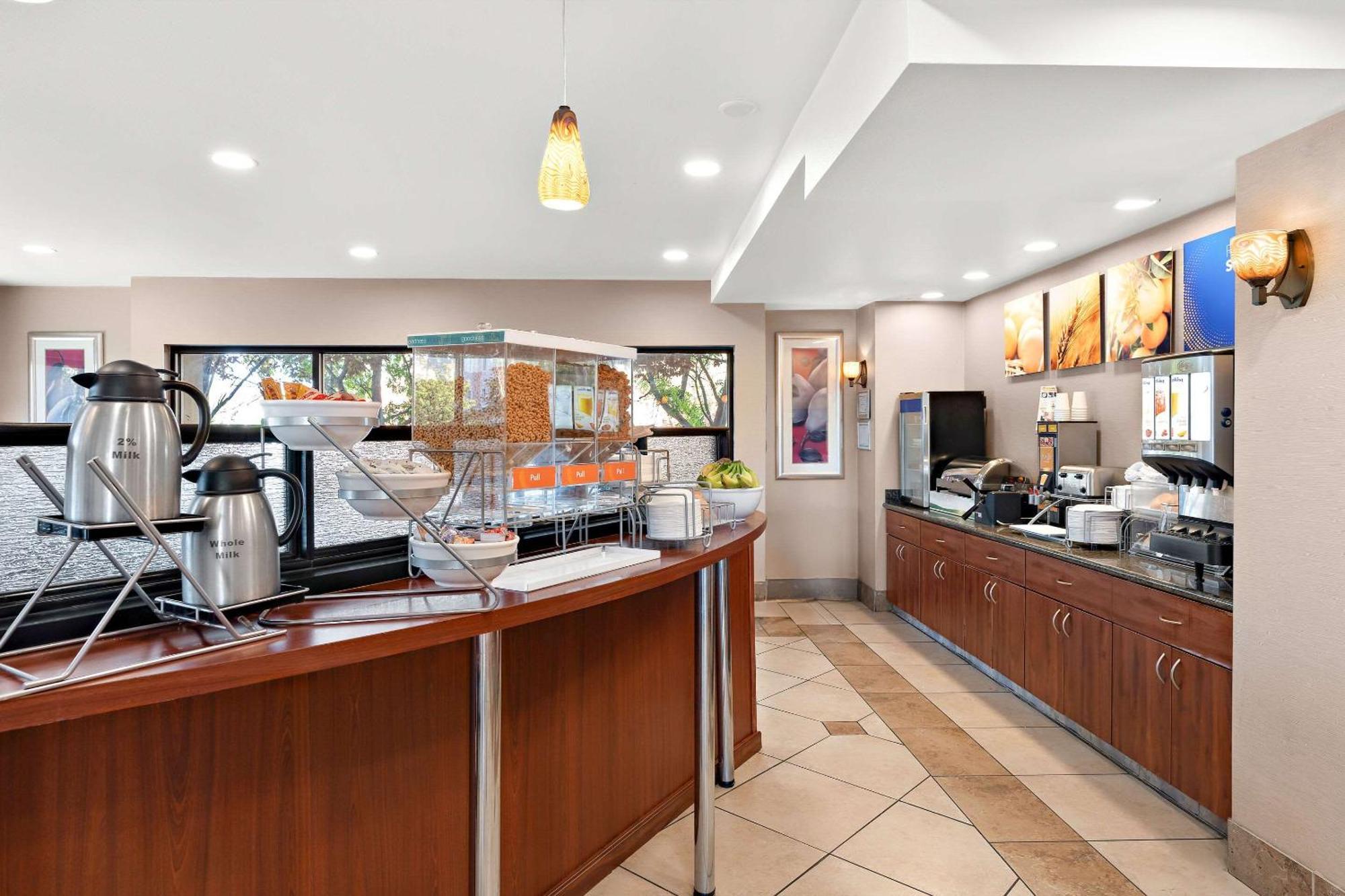 Comfort Suites Vacaville-Napa Valley Area Экстерьер фото
