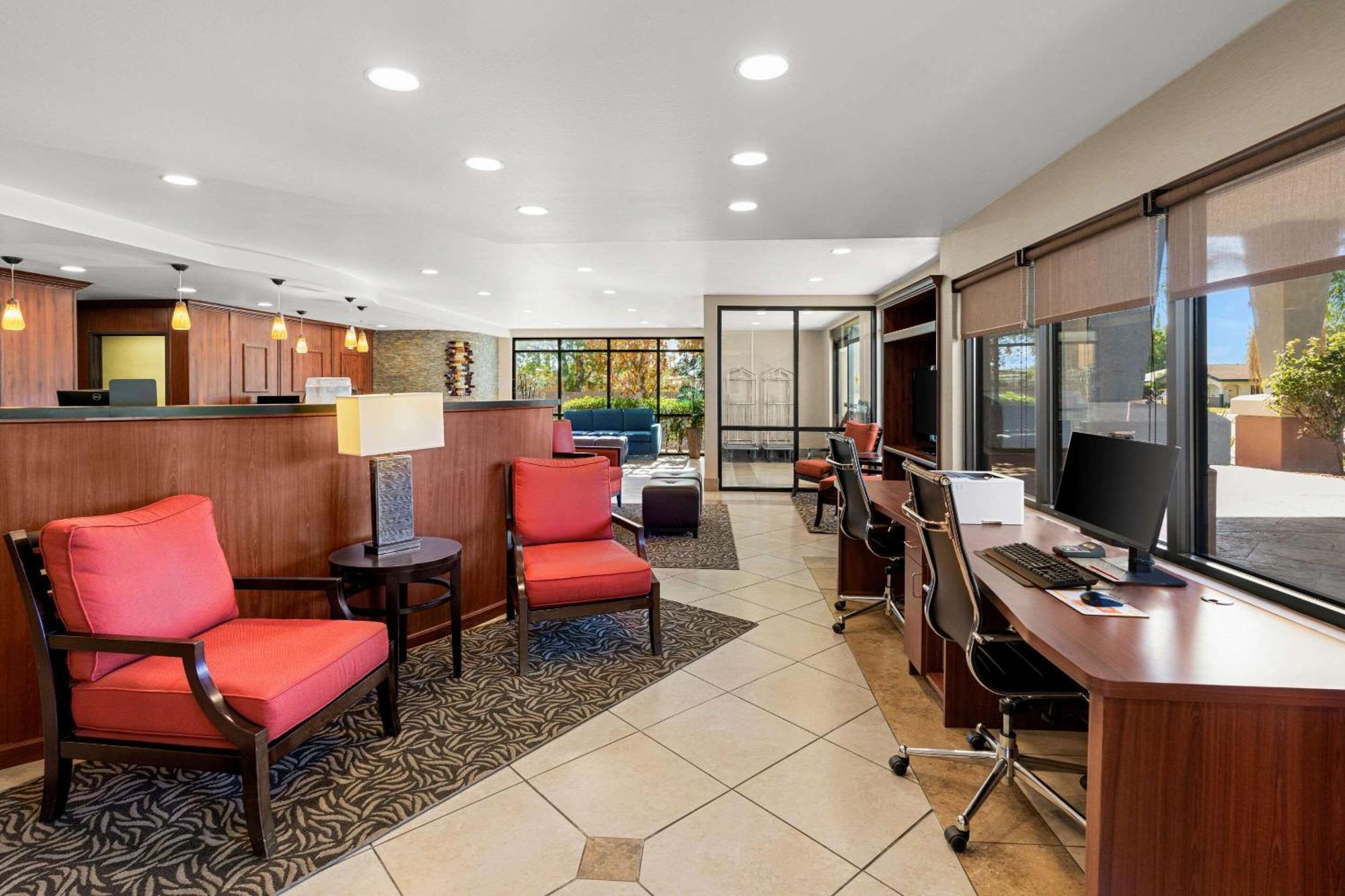 Comfort Suites Vacaville-Napa Valley Area Экстерьер фото