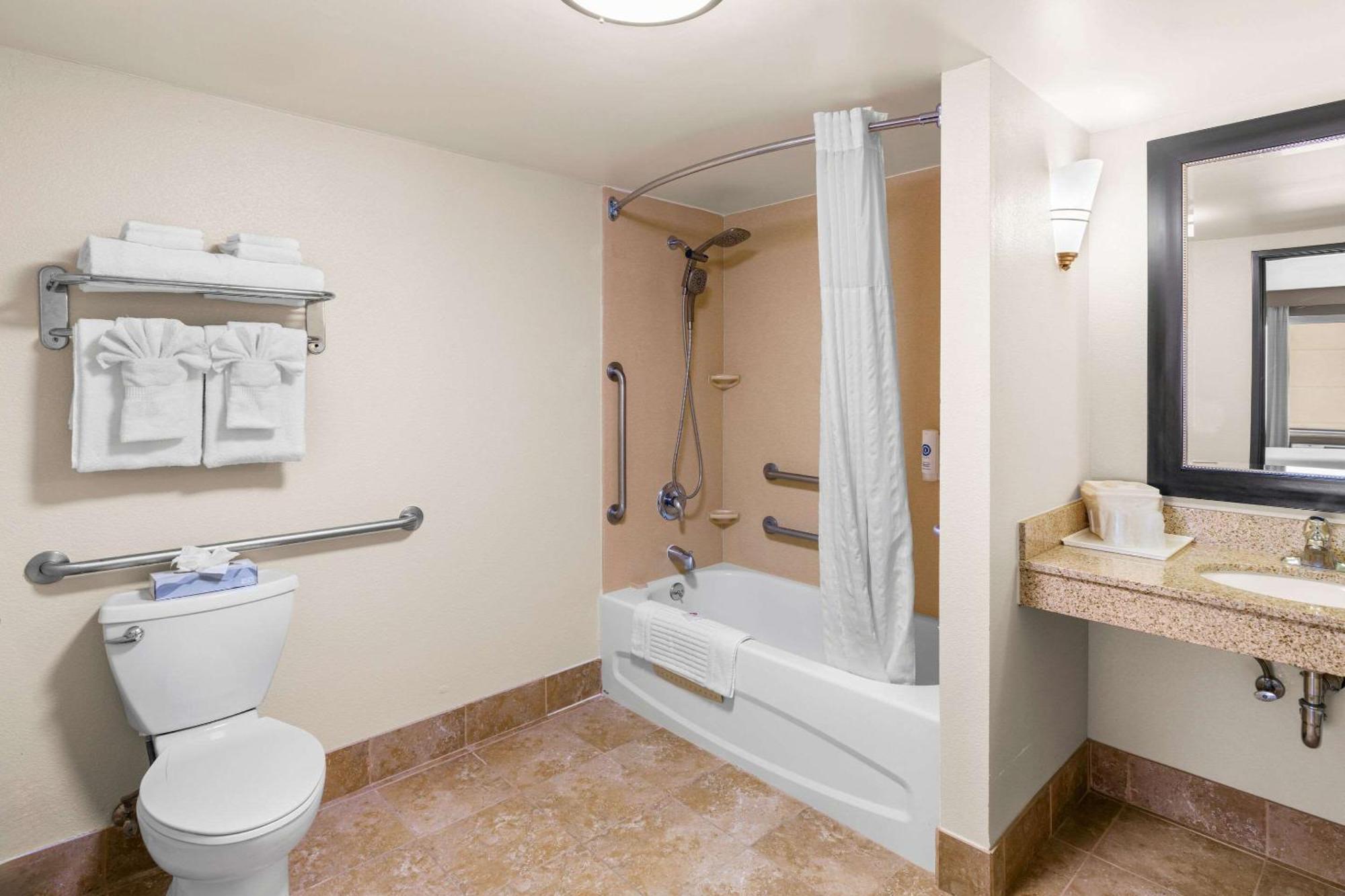 Comfort Suites Vacaville-Napa Valley Area Экстерьер фото