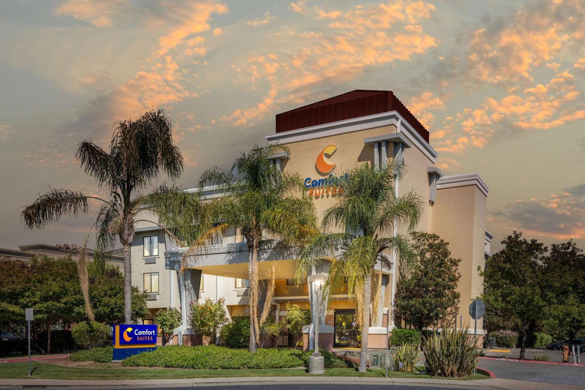 Comfort Suites Vacaville-Napa Valley Area Экстерьер фото